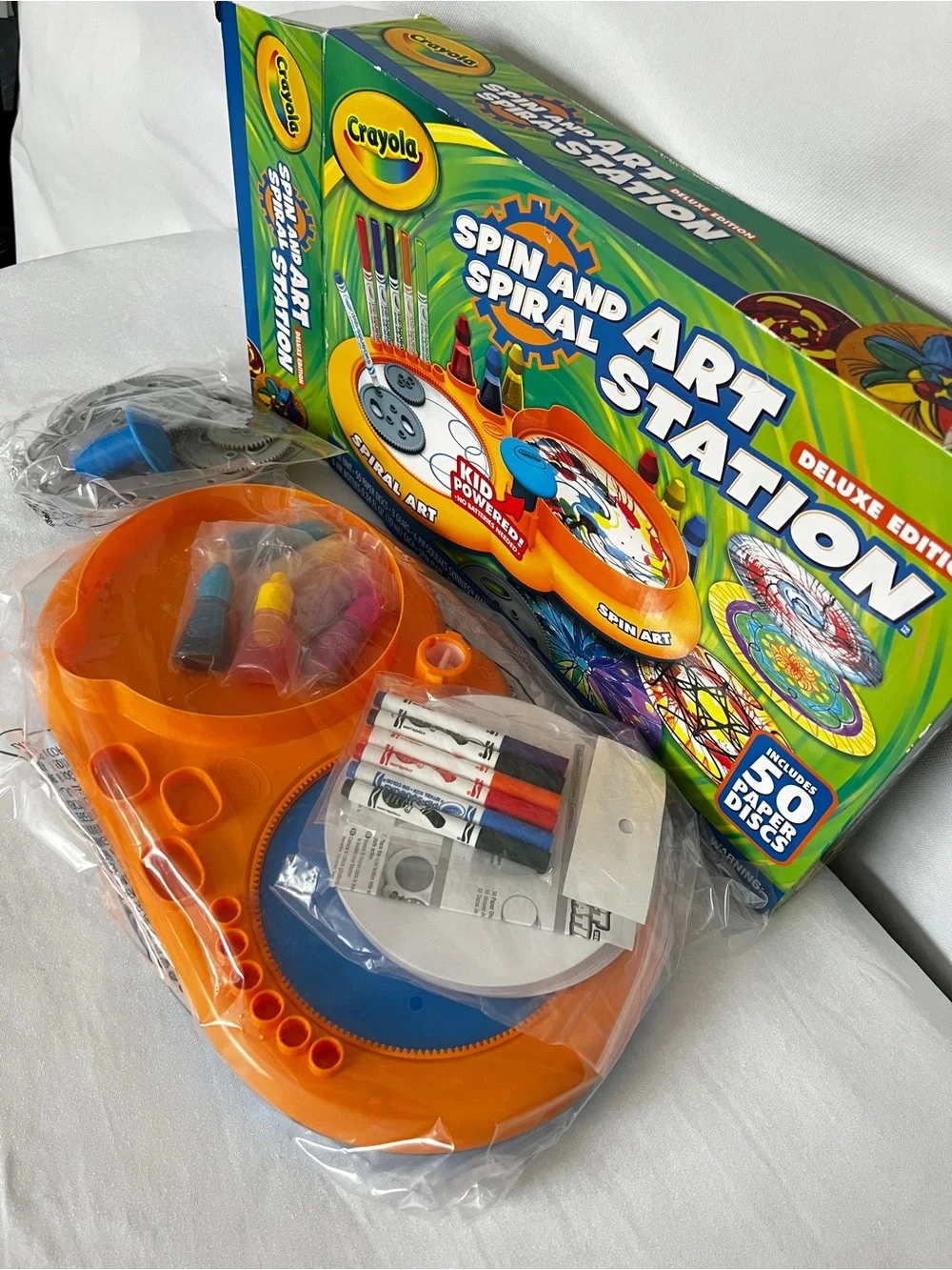 Crayola Spin & Spiral Art Station Deluxe, DIY Crafts, Toys for Boys & Girls 6+